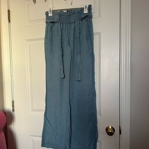 Medium light blue loose fitting pants